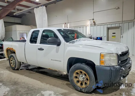 2011 Chevrolet Silverado C1500 z USA, uszkodzony, nr VIN 1GCRCPEX3BZ101738